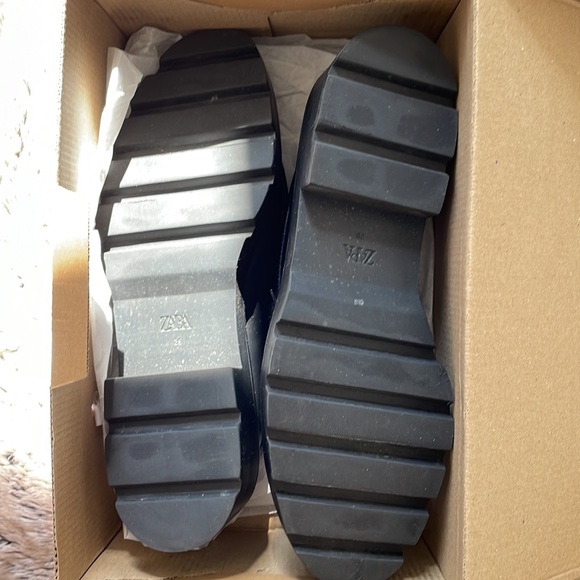 Zara Leather Lug Sole Loafers - Picture 4 of 5